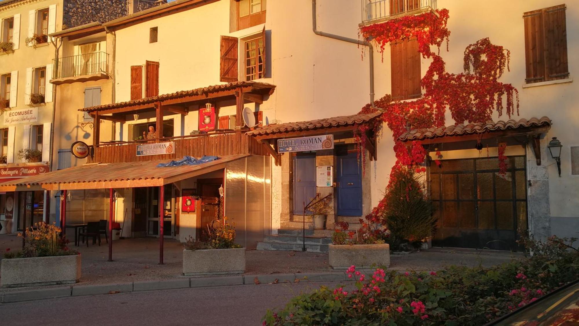 Auberge Roman La Javie Εξωτερικό φωτογραφία